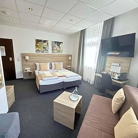 Hohenstaufen Hotel 3*