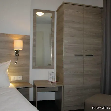 Отель Hohenstaufen 3*