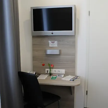 Отель Hohenstaufen 3*