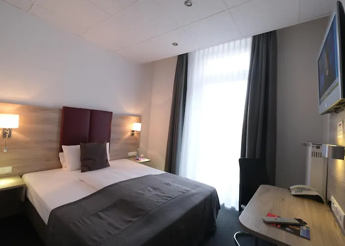 Hohenstaufen 호텔 3*